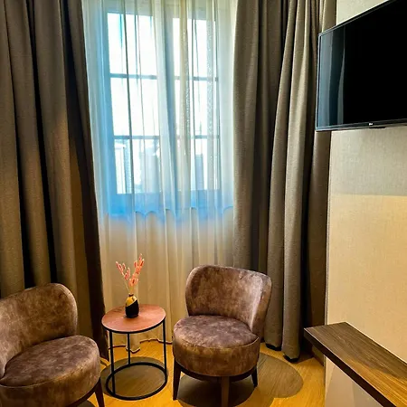 Select Hotel