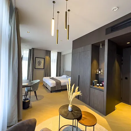 Select Hotel