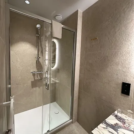 Select Hotel 4*